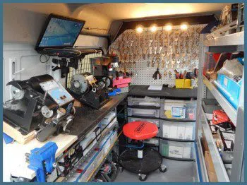 Safe Key Shop Dallas, TX 214-530-0534 - 2-mobile-locksmith